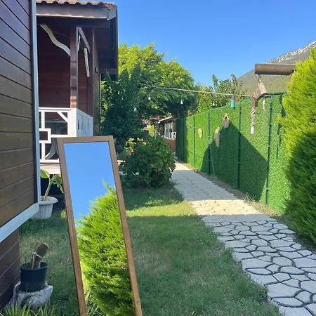 Ada Oda ve Kahvaltı 4*