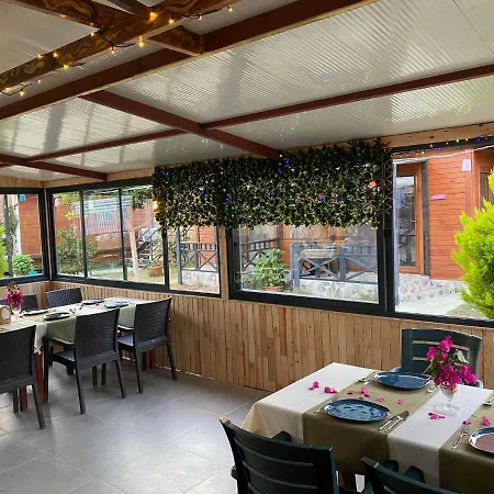 Ada & Bed & Breakfast