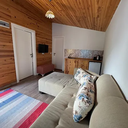 Ada & Bed & Breakfast 4*