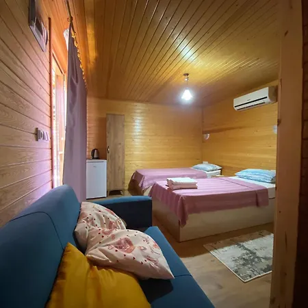 Ada & Bed & Breakfast