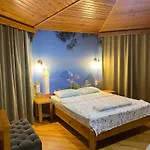 فندق مبيت وإفطار Ada &