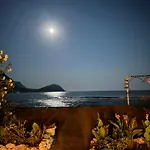 Ada & فندق مبيت وإفطار 4*